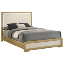 Load image into Gallery viewer, Hyland Eastern King & Queen Bed