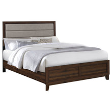 Load image into Gallery viewer, Welsley Eastern King & Queen Bed