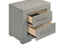 Load image into Gallery viewer, Ives 4 & 5 Piece Bedroom Set E.king & Queen White & Grey