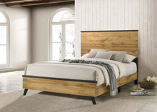 Load image into Gallery viewer, Kaywood Eastern King, Queen, Twin, & Full Bed