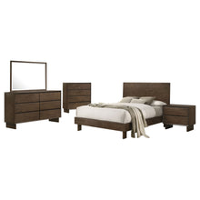 Load image into Gallery viewer, Glenwood 4 & 5 Piece Bedroom Set Eastren king & Queen