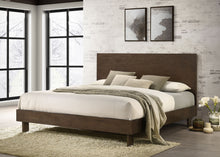 Load image into Gallery viewer, Glenwood Eastern King & Queen Bed