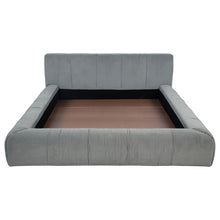 Load image into Gallery viewer, Wilshire California King, E.king, & Queen Bed