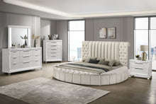 Load image into Gallery viewer, Sonya Eastern King & Queen Bed