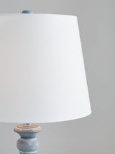 Load image into Gallery viewer, Cylerick Table Lamp