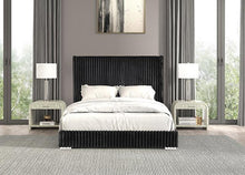 Load image into Gallery viewer, Cadwell E.King, Queen, & Full Bed White, Gray, & Black