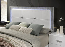 Load image into Gallery viewer, Stoholm E.King & Queen Bed