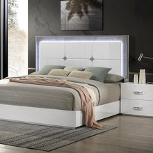 Load image into Gallery viewer, Stoholm E.King & Queen Bed