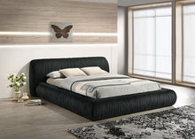 Load image into Gallery viewer, Palmdale Queen & Eastren King Bed