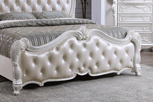 Load image into Gallery viewer, Ventresca E.King & Queen Bed White & Chrome