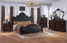 Load image into Gallery viewer, Ventresca E.King & Queen Bed White & Chrome