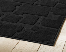 Load image into Gallery viewer, Gibbswell Washable 5' x 7' Area Rug