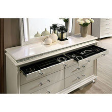 Load image into Gallery viewer, Maddie Queen Bedroom Set