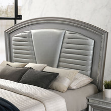 Load image into Gallery viewer, Maddie Queen Bedroom Set