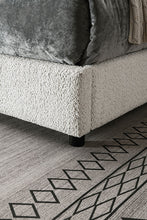 Load image into Gallery viewer, Traverso Bed Black & White