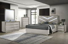 Load image into Gallery viewer, Ventnor E.King & Queen Bed