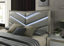 Load image into Gallery viewer, Ventnor E.King & Queen Bed