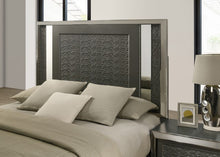 Load image into Gallery viewer, Leyland E.King & Queen Bed