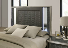 Load image into Gallery viewer, Leyland E.King & Queen Bed