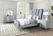 Load image into Gallery viewer, Melodi Parc E.King & Queen Bed Black & Silver