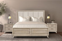 Load image into Gallery viewer, Midhurst E.King & Queen Bed