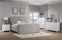 Load image into Gallery viewer, Wren Eastern King Bed
