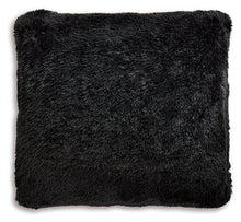 Load image into Gallery viewer, Gariland Pillow image

