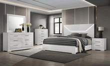 Load image into Gallery viewer, Whitby Queen Bedroom Set
