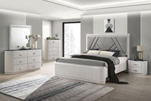 Load image into Gallery viewer, Aldgate Queen Bedroom Set
