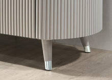 Load image into Gallery viewer, Aldridge Bed
