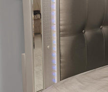 Load image into Gallery viewer, Brachium Silver Cal.King, E.King &amp; Queen Bed
