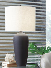 Load image into Gallery viewer, Ryenburg Table Lamp
