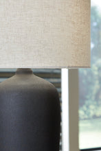 Load image into Gallery viewer, Ryenburg Table Lamp
