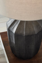 Load image into Gallery viewer, Jilton Table Lamp
