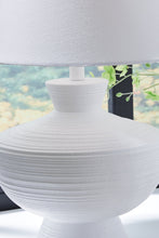 Load image into Gallery viewer, Harelwood Table Lamp
