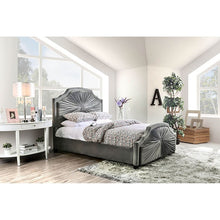 Load image into Gallery viewer, Coraline E.King Bed
